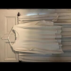 Tahari Woman White Pullover Tunic Lightweight Sweater 1X